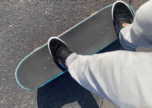 How To Skateboard: How To Stand On A Skateboard